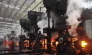 Каждодневная работа по изготовлению стали в Китае принесла ощутимые результаты: в декабре 2019 года они возросли в сравнении с прошлым месяцем, однако, показатель применения мощностей, как и прежде, находился на высоком уровне. Согласно призыву ассоциации черной металлургии Китая, сталеварам стоит сдерживать оптимизацию деятельности